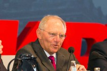 Schäuble will bessere Finanzierung für Kommunen